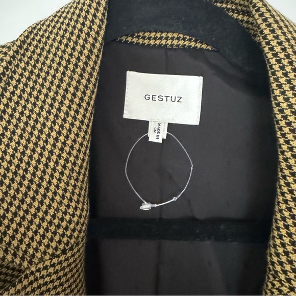Gestuz snatched waist blazer - Picture 6 of 12